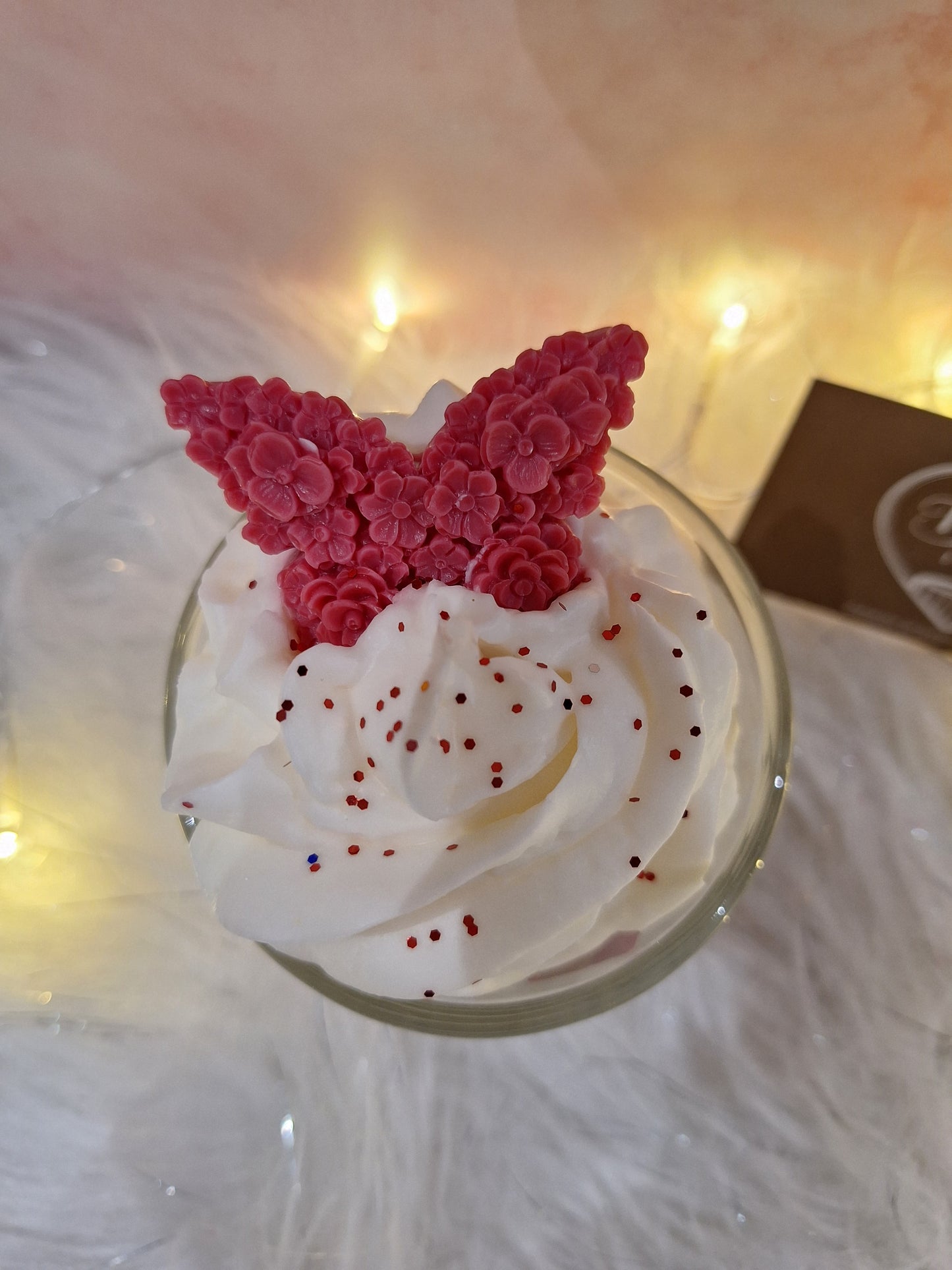 Bougie Chantilly Fleur & Papillon en roses
